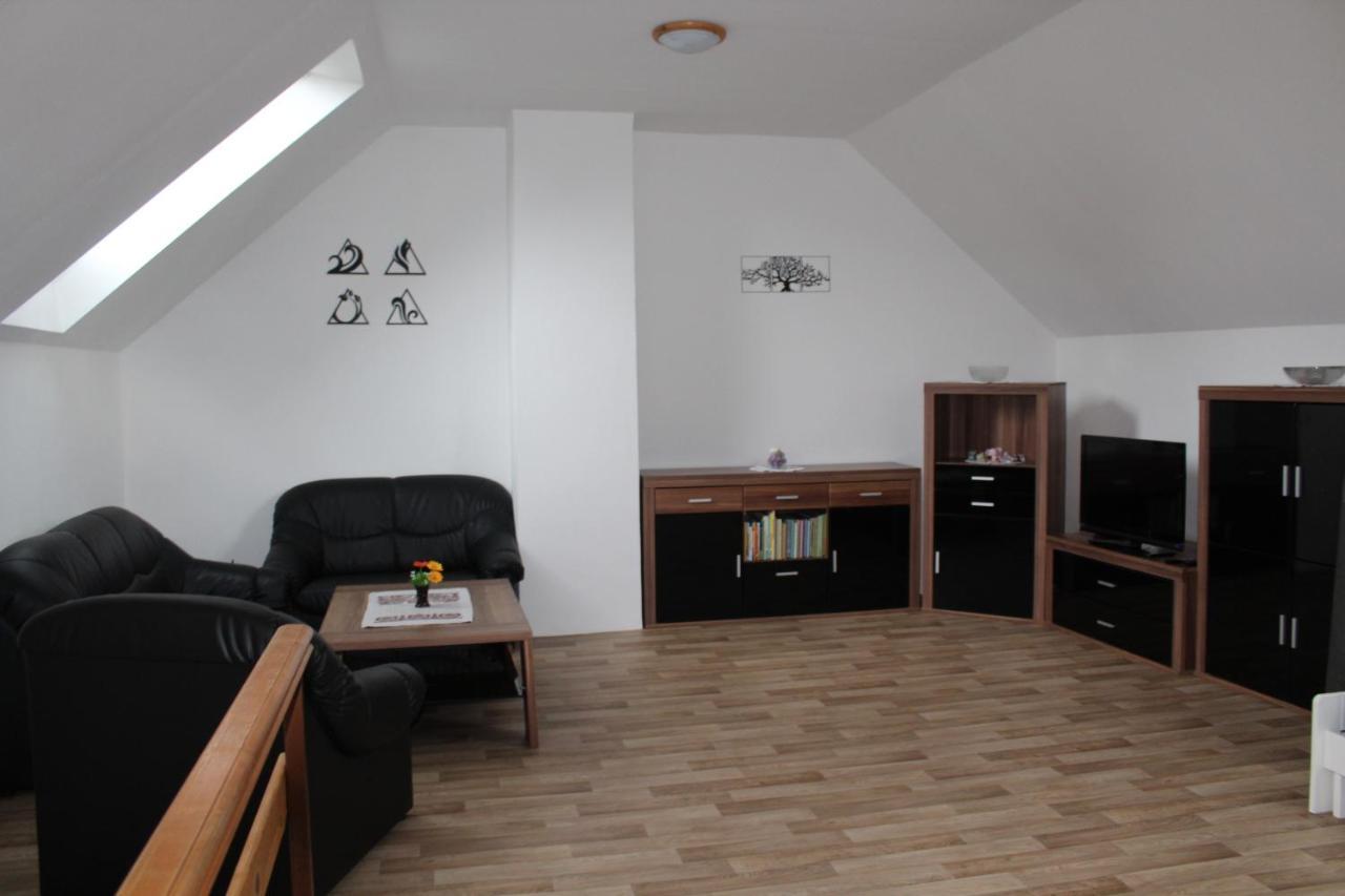 Apartman Rapotin, Jesenicka 296, 3Km Od Termalniho Parku Velke Losiny エクステリア 写真