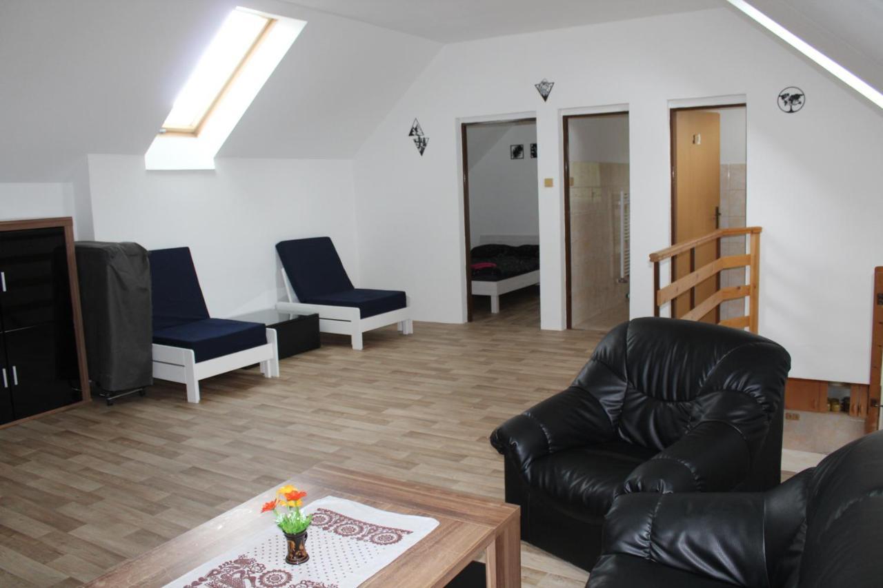 Apartman Rapotin, Jesenicka 296, 3Km Od Termalniho Parku Velke Losiny エクステリア 写真