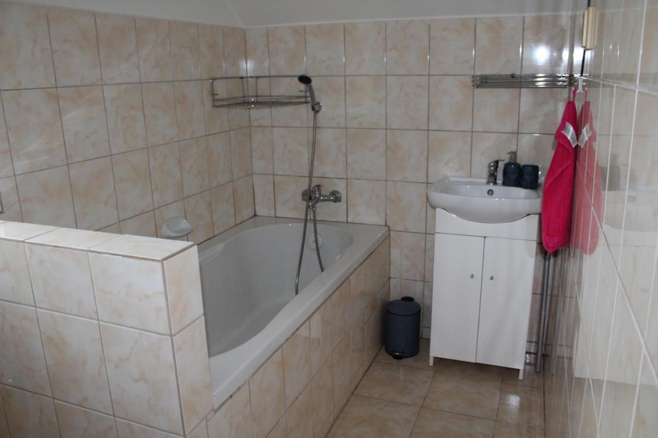 Apartman Rapotin, Jesenicka 296, 3Km Od Termalniho Parku Velke Losiny エクステリア 写真