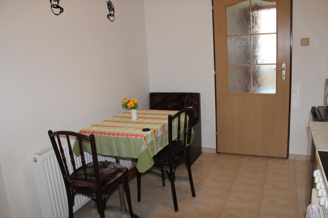 Apartman Rapotin, Jesenicka 296, 3Km Od Termalniho Parku Velke Losiny エクステリア 写真